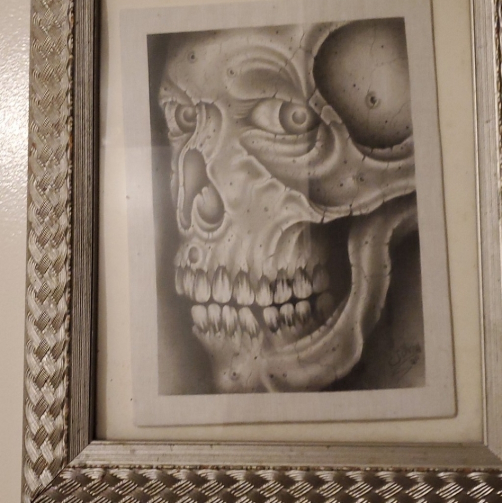 Drawings on cloth can be on shirts cards people